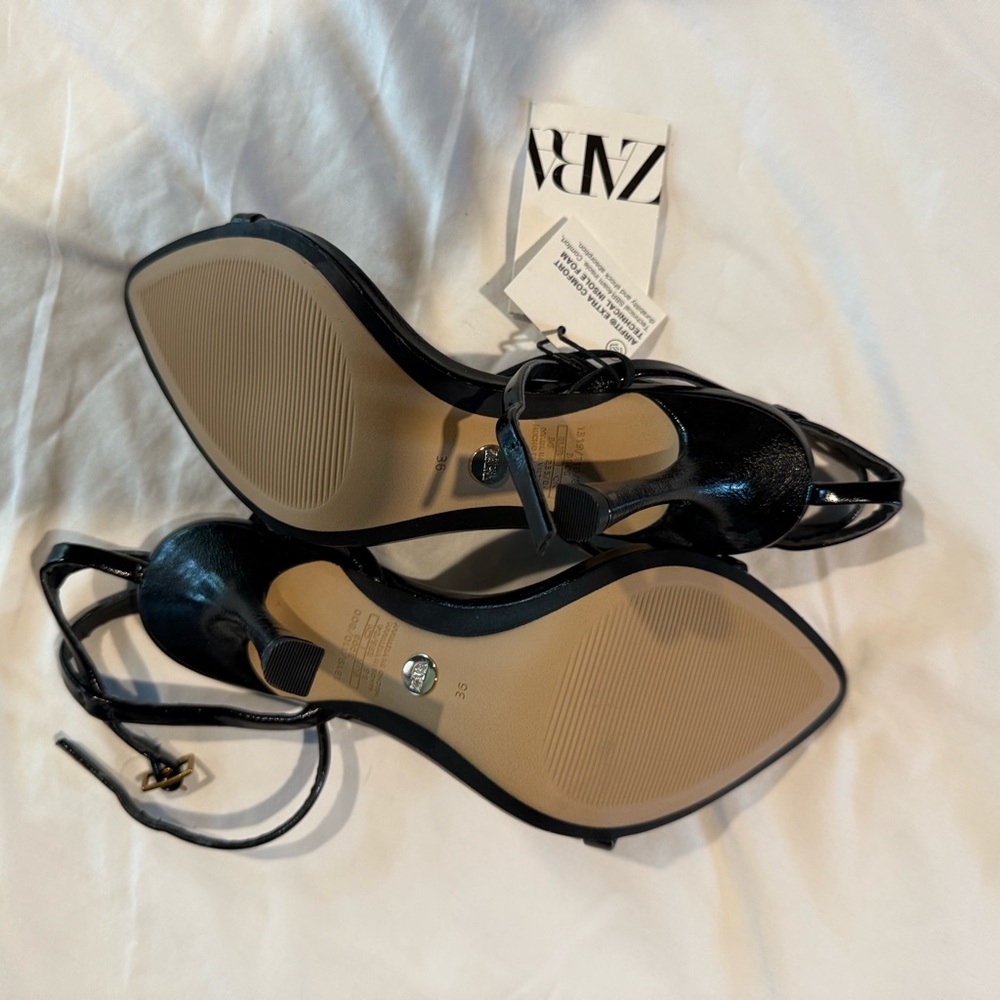 Elegant Black Strappy Heels - Picture 3 of 4